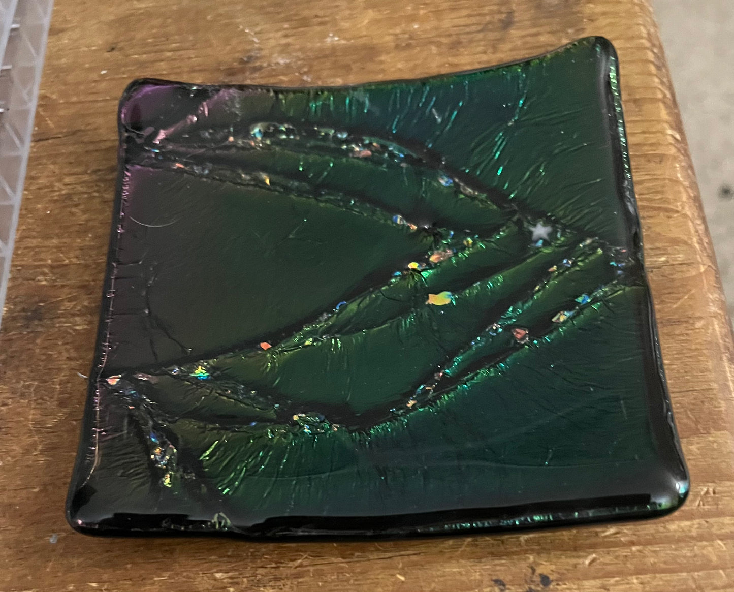 Dichroic Decretive Plate
